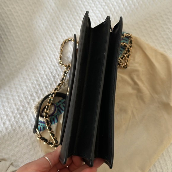 Tory Burch black leather crossbody - Picture 7 of 10